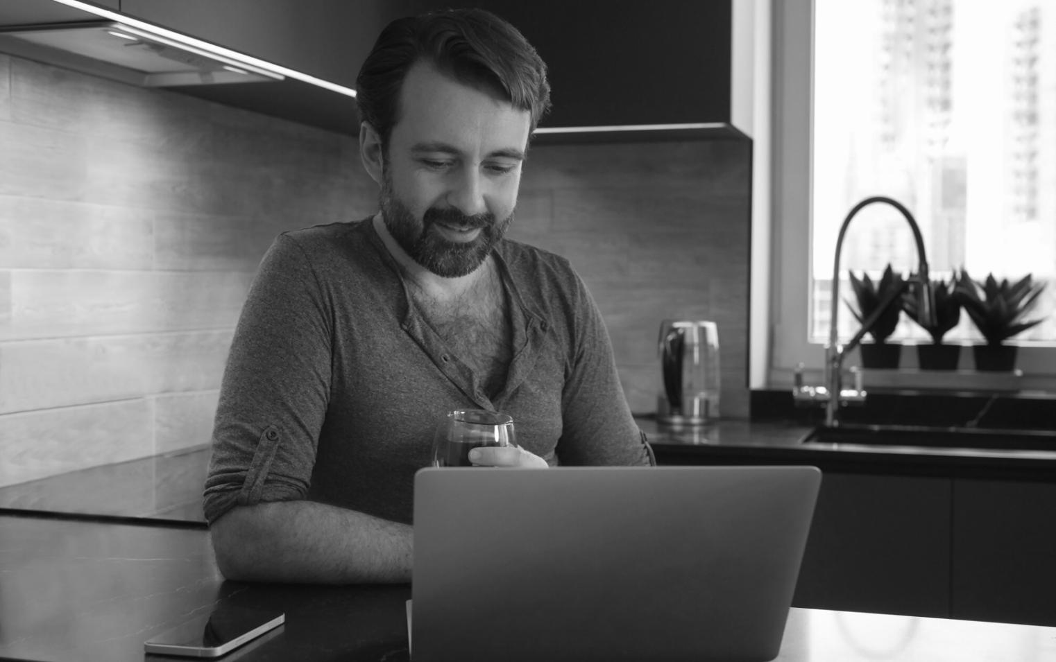 Trading session analysis display showing overlapping market hours and chart patterns